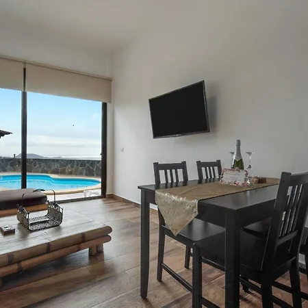 Aramai فيلة أذيخي